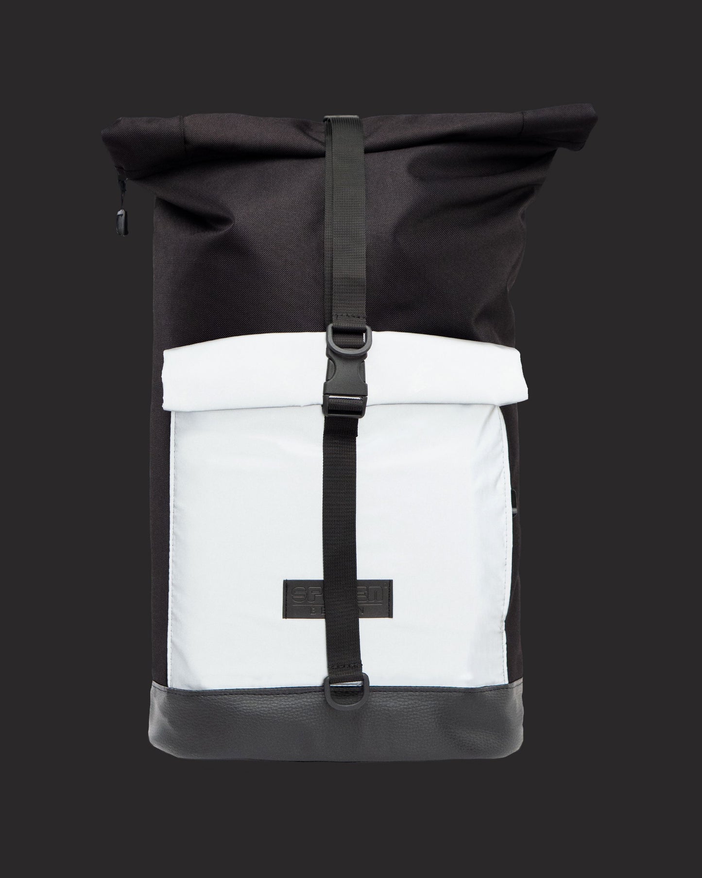 Rucksack Bob Black Glow von Spleen Berlin – minimalistisches Design, reflektierend und fahrradtauglich für Fahrradpendler:innen
