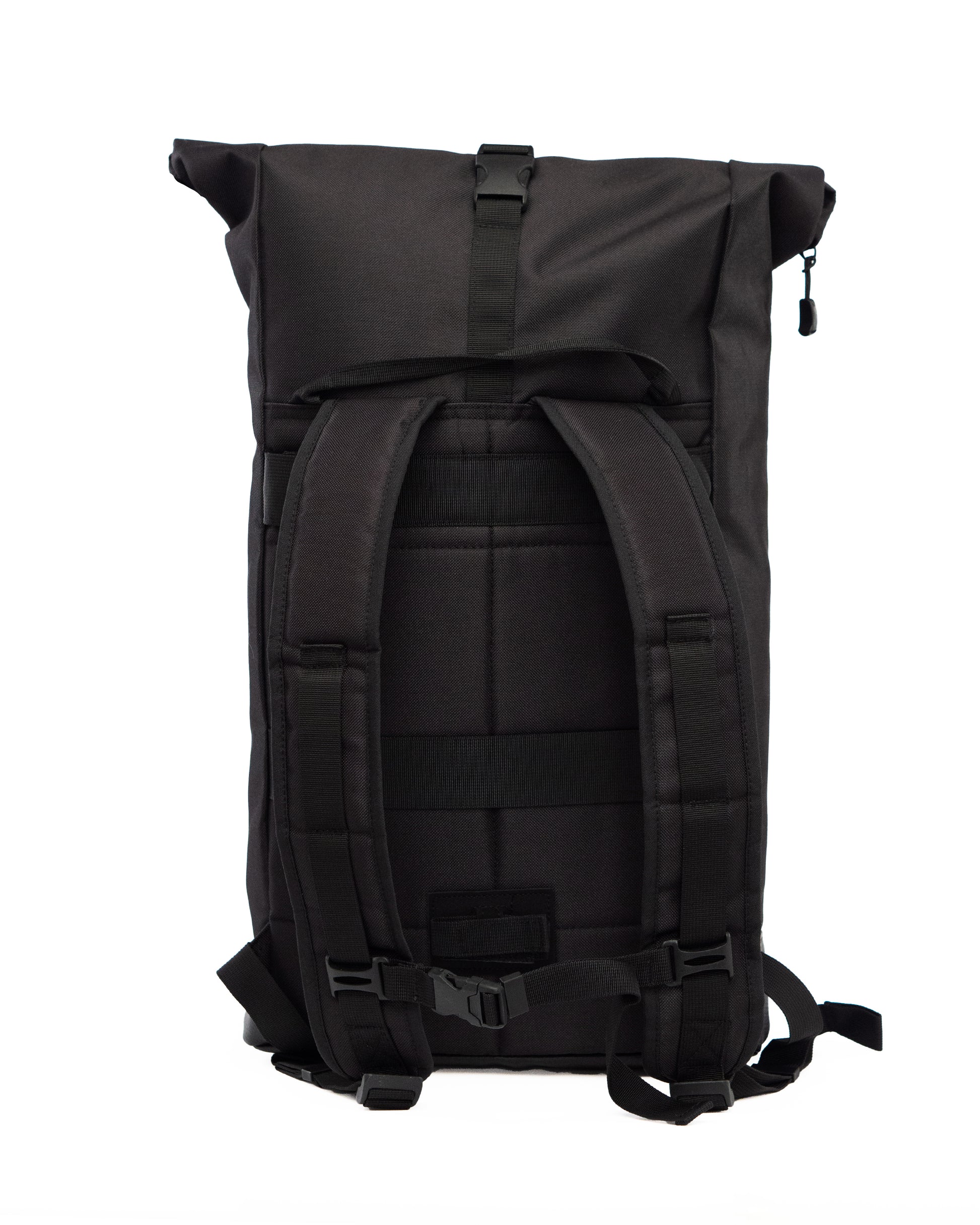 Bob - Black Rückenansicht des urbanen Rucksacks und Fahrradrucksacks von Spleen Berlin, mit gepolsterten Trägern ohne Fahrradhalterung. Vegan, recycelbar, als Fahrradtasche tragbar. ©Spleen Berlin