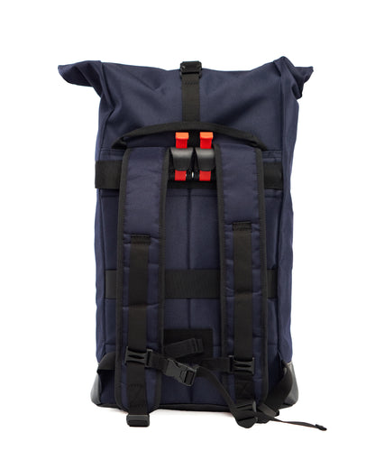 Fahrradtasche Bob Blue Glow von Spleen Berlin mit Halterung für Gepäckträger – sicher und stilvoll unterwegs.