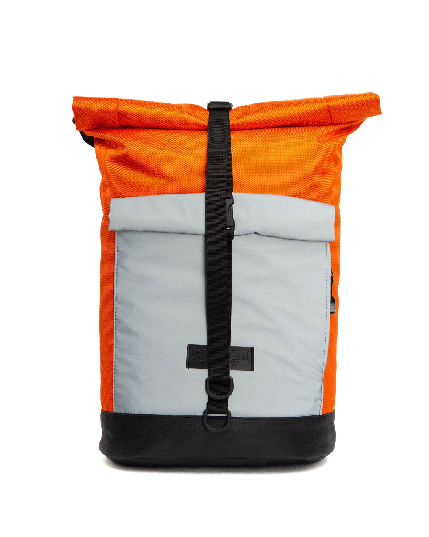 Frontansicht 2in1 Rucksack und Fahrradtasche von Spleen Berlin in Orange mit reflektierender Fronttasche. 
© Spleen Berlin