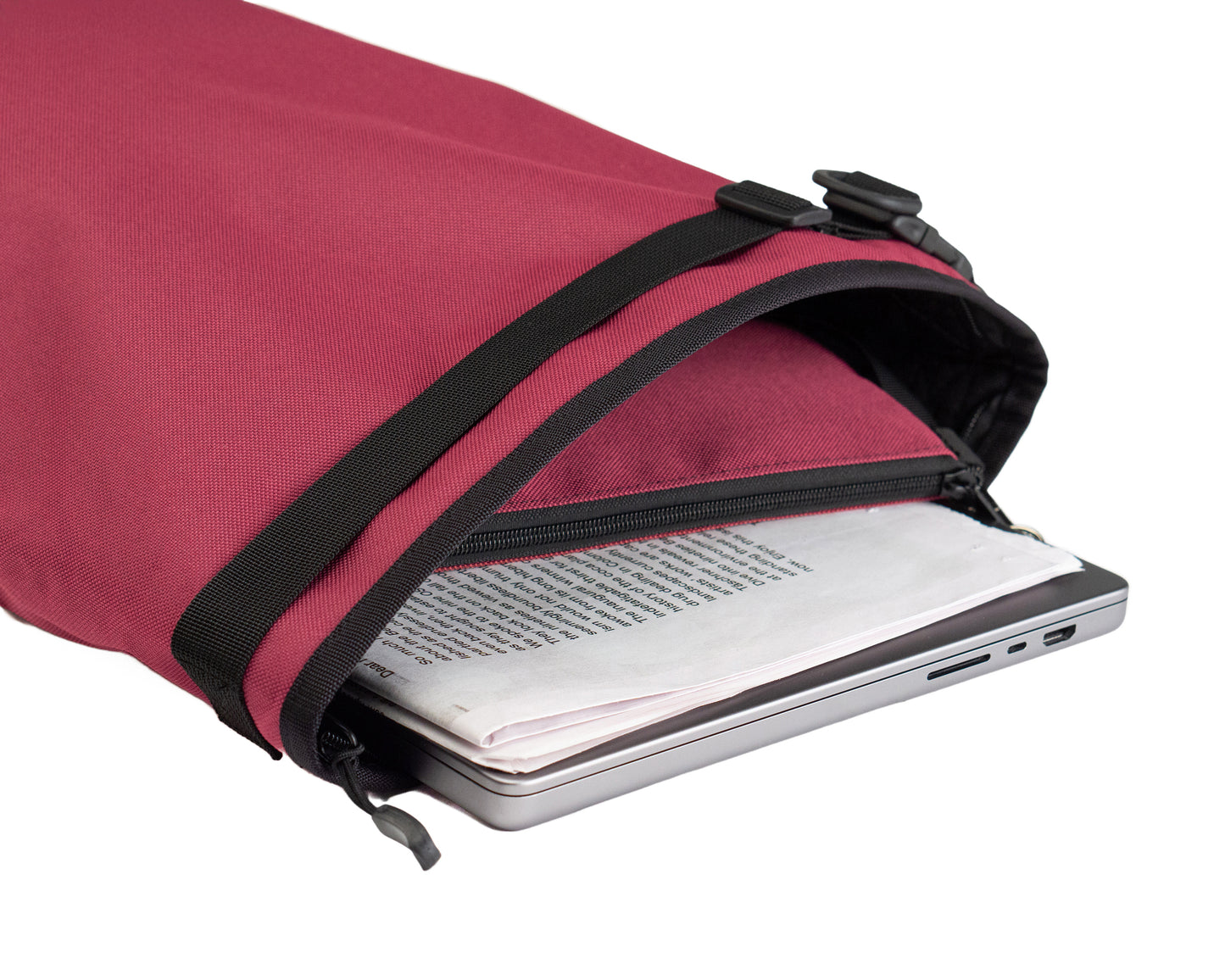 Innenansicht Liz Small Bordeaux von Spleen Berlin - gepolstertes Laptopfach und praktischer Karabiner für Schlüssel oder Kleinteile in jeder Fahrradtasche