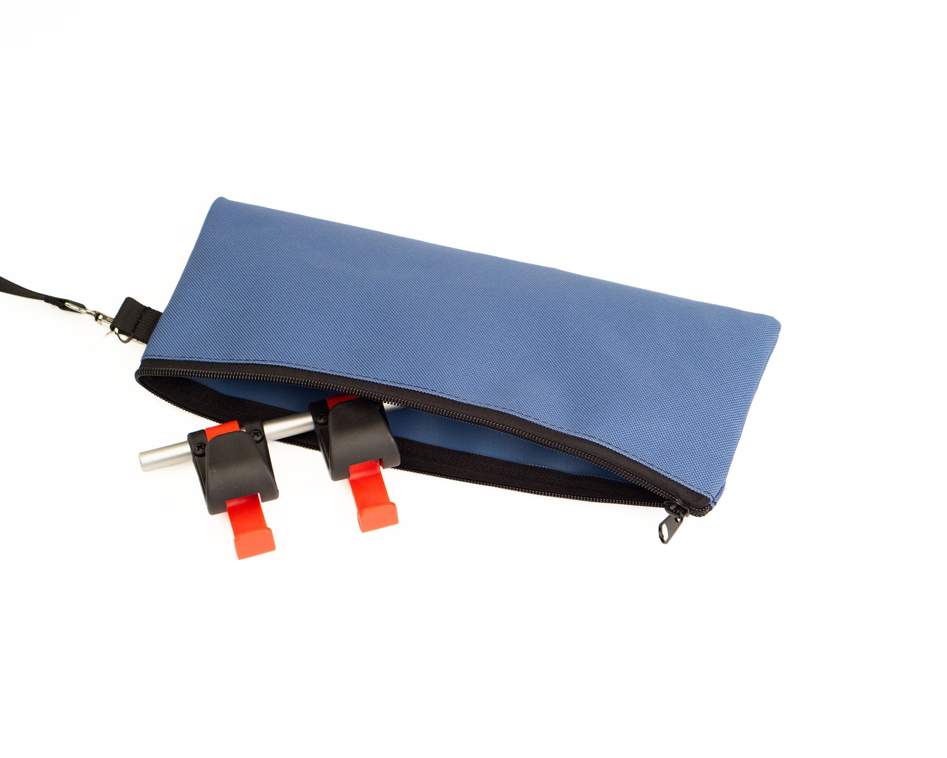 Organizer-Tasche in Ice Blue, vegan produziert, ideal für kleine Essentials, perfekt kombinierbar mit den stylischen Fahrradrucksäcken von Spleen Berlin. ©Spleen Berlin