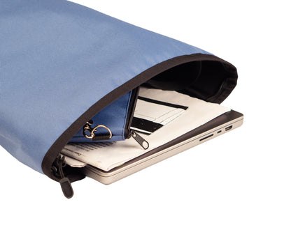 Detail des Cordura-Stoffs in Ice Blue – vegan, wasserabweisend, robustes Outdoor-Material