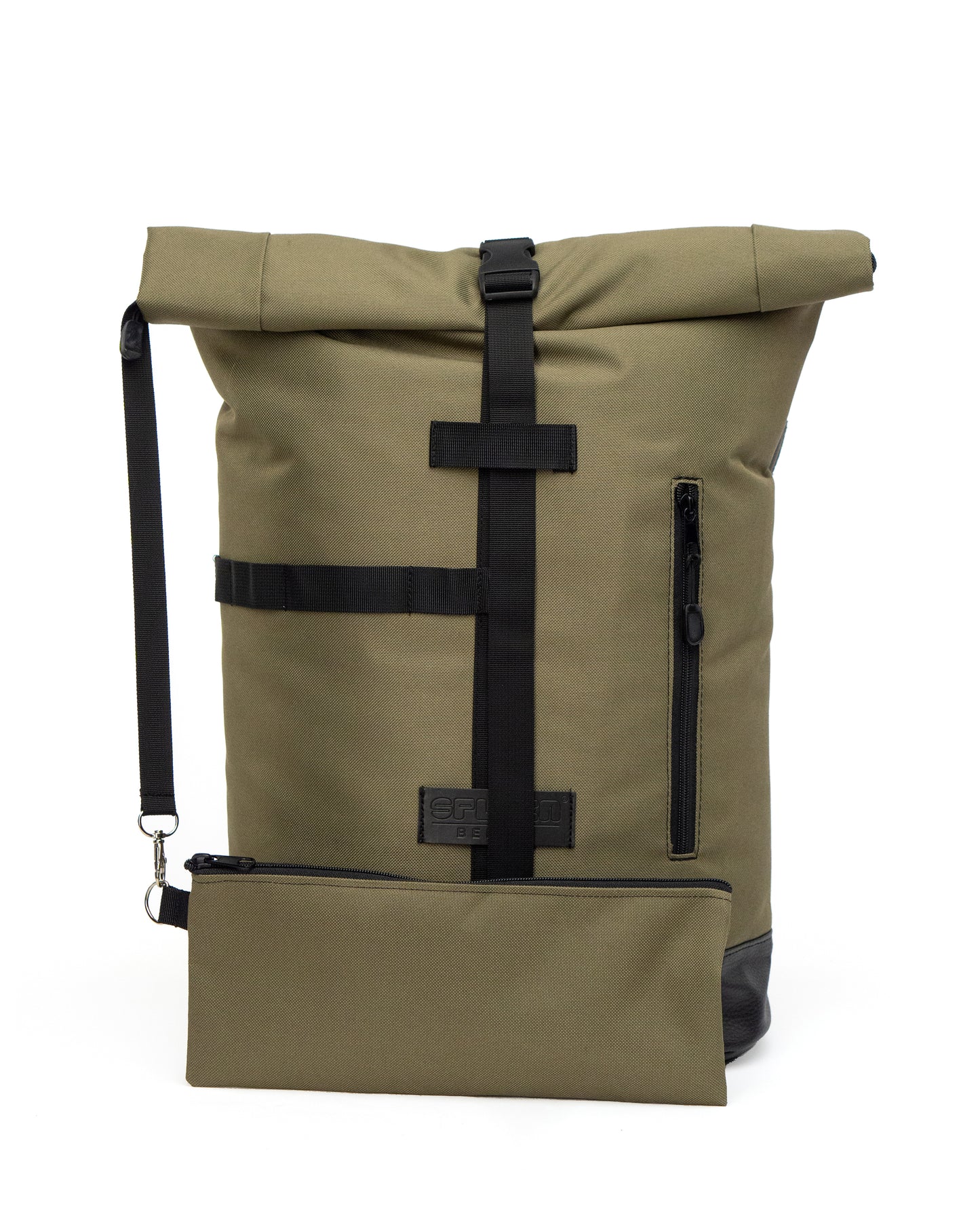 Frontansicht des Fixie - Olive von Spleen Berlin mit kleinem Täschchen am Schlüsselband. Dort ist die Fahrradhalterung clever verstaut und jederzeit griffbereit. Urbaner Look trifft auf Funktionalität. ©Spleen Berlin