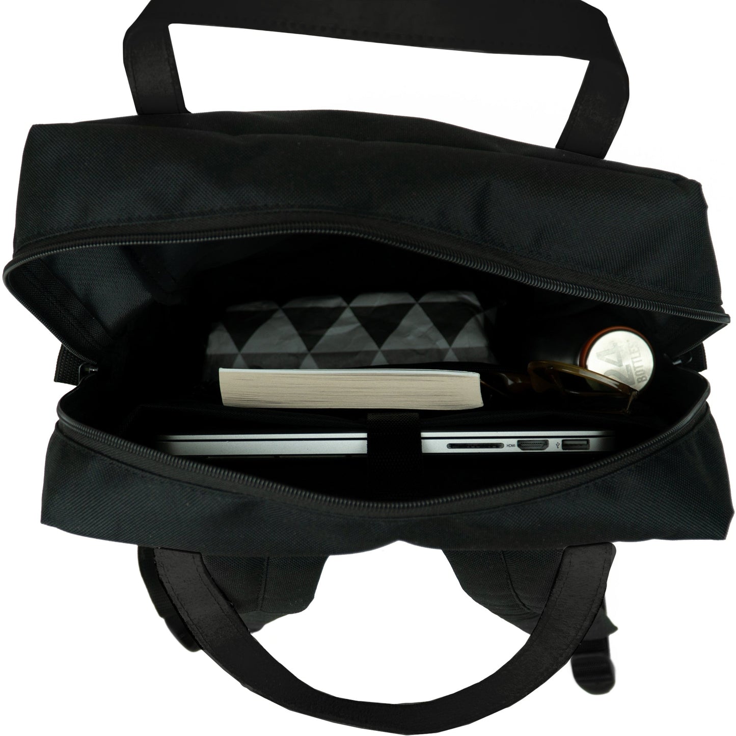 Innenansicht- Funktional und stilvoll – Lu Black Rucksack zum Pendeln mit dem Fahrrad. Fahrradrucksack mit gepolstertem Laptopfach – Lu Black für 13-15 Zoll Geräte