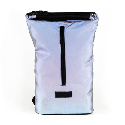 Vorderansicht des 2in1 Rucksack und Fahrradtasche in einem Neo Glow von Spleen Berlin in reflektierendem Design – perfekte Kombination aus Stil und Sichtbarkeit. Reflektierender Fahrradrucksack Neo Glow für maximale Sicherheit im Dunkeln – nachhaltig produziert.