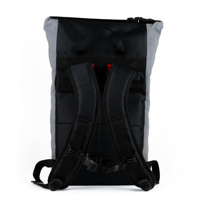 Fahrradtasche Neo Glow von Spleen Berlin mit Halterung – sicher am Gepäckträger befestigbar für Pendler und Radreisende. Reflektierend  für Sichtbarkeit im Straßenverkehr.