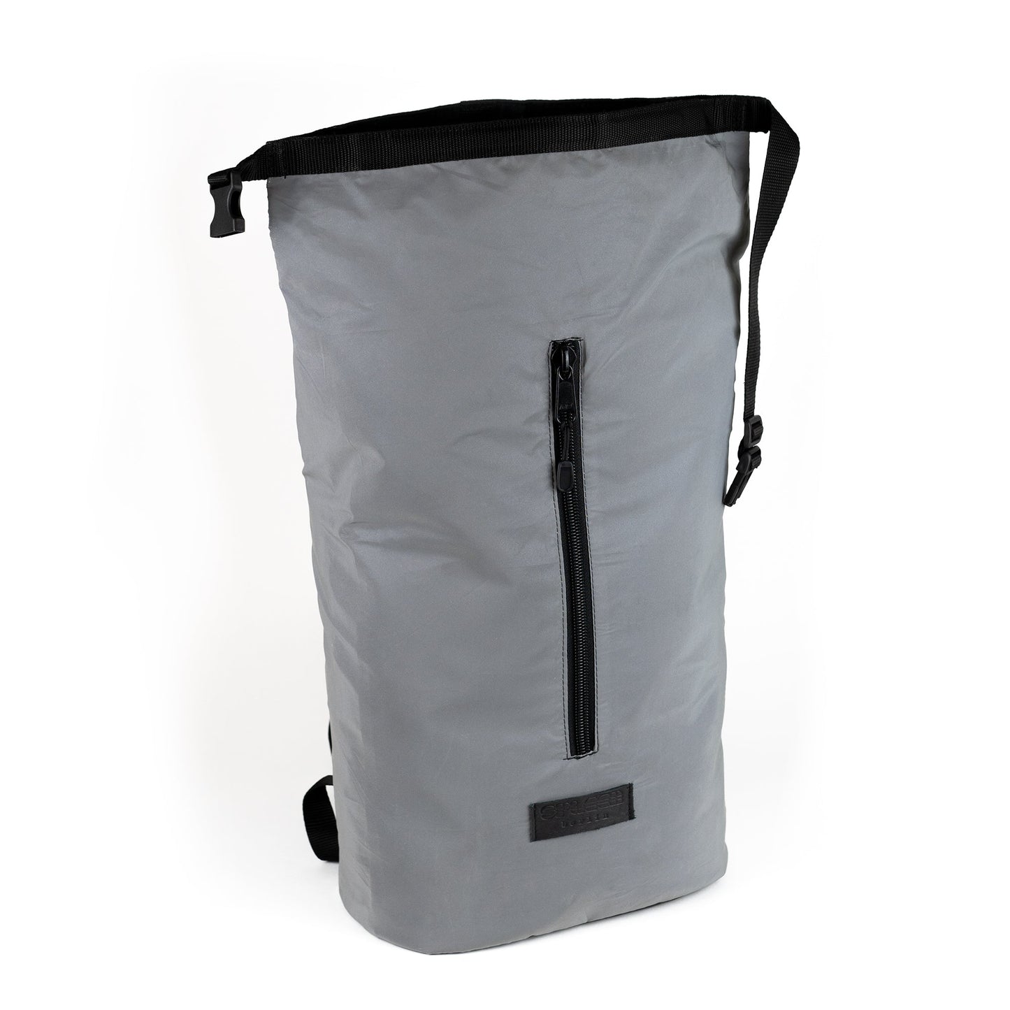 Detailaufnahme des Rolltop-Verschlusses des Neo Glow – Rucksack und Fahrradtasche von Spleen Berlin. Flexibler Stauraum und wetterfester Schutz mit einem Volumen von 27 Liter. 