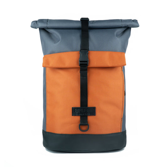 Zweifarbiger Fahrradrucksack von Spleen Berlin Grau-Orange mit Rolltop, aufgesetzter Fronttasche & modernem Design. Rucksack & Fahrradtasche in einem ©Spleen Berlin