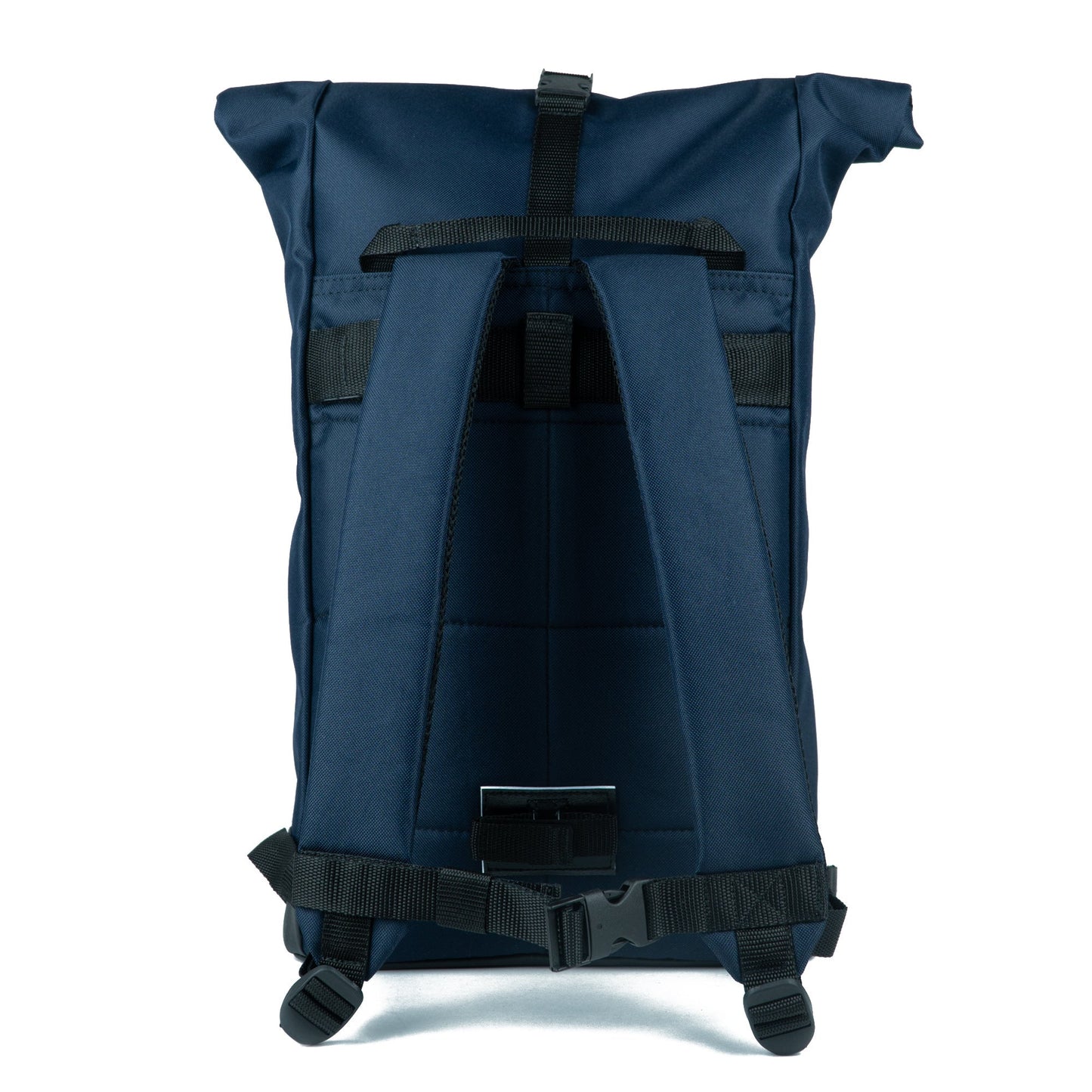 Rückenansicht des BOB Rucksacks in Marineblau von Spleen Berlin mit gepolsterten, Trägern, veganem recyceltem Material, als Fahrradrucksack & Gepäckträgertasche nutzbar. 
©Spleen Berlin