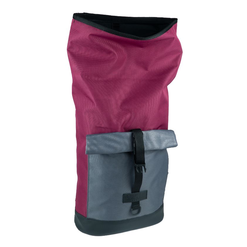 BOB Rucksack Bordeaux Grau geöffnet Größenansicht des Fahrradrucksacks von Spleen Berlin mit Rolltop-Verschluss aus ecyceltem Material, ideal für Alltag und Radfahren. ©Spleen Berlin