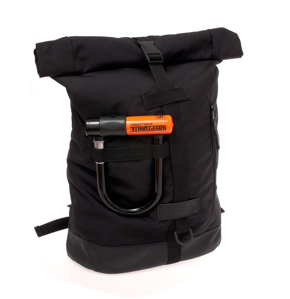 Fixie - Black in der Vorderansicht  mit eingestecktem Bügelschloss in der integrierten Halterung. Urbaner Rucksack und Fahrradtasche in einem, funktional & stilvoll. ©Spleen Berlin